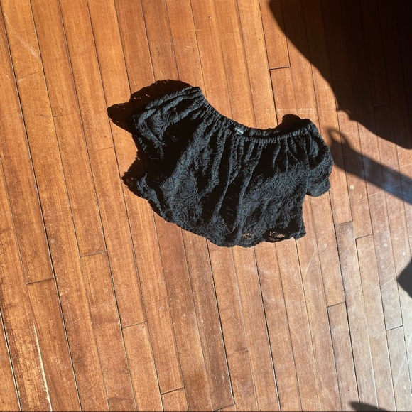 Black lace summer crop top - Picture 3 of 4